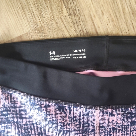 Under Armour cropped/Capri leggings Size L - Picture 3 of 3